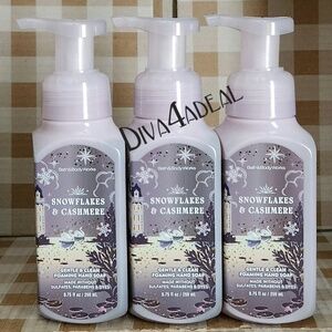 3X Bath & Body Works Christmas SNOWFLAKES & CASHMERE Foam Hand Bundle